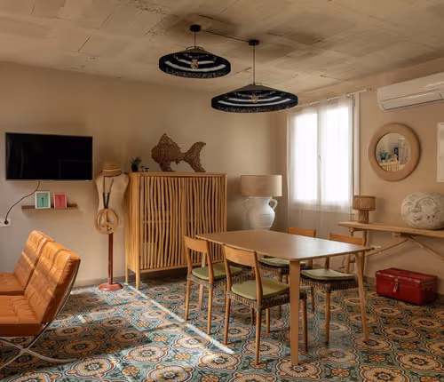 Calle Private pool Service Apartment