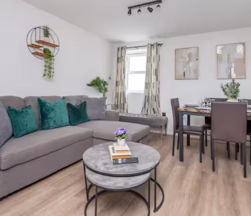 3 Bedroom Apartment in Stratford