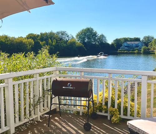 Lake View | Cotswolds | Near Cirencester