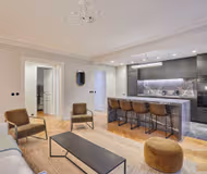 Elegant 3-Bedroom Apartment in the Chic of Paris, Opera