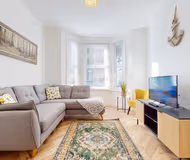 Bright and Central 4 Bed Victorian House with Parking