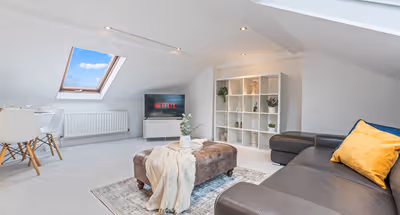 Serviced 2 Bed Apartment | Hammersmith | WiFi | Desk space