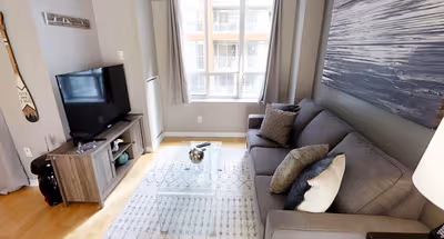 Simcoe Street Serviced Apartment