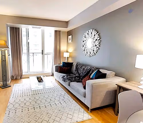 Simcoe Street Serviced Apartment