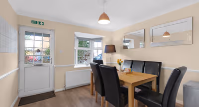 Modern 1 Bedroom Apartment in Streatham with Parking