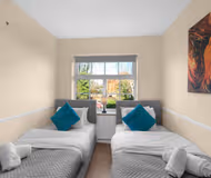 Modern 1 Bedroom Apartment in Streatham with Parking