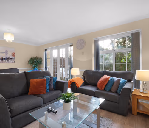 Modern 1 Bedroom Apartment in Streatham with Parking