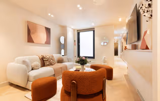 Elegant Louvre Retreat With Private Spa