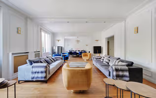 Boulevard Pershing Serviced Apartment
