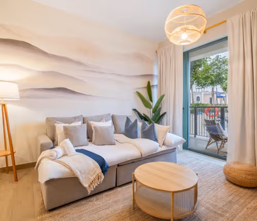 Modern Luxury Apartment with Panoramic Views