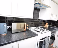 4 Bedroom House Close to Forest Gate Station