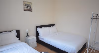 4 Bedroom House Close to Forest Gate Station