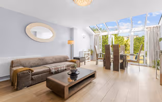 3-Bed Family Home near Bluewater with Parking