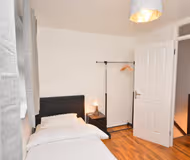 Newly refurbished 3 bedroom house London