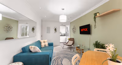 Stylish & Comfortable 2BR | Easy City Links