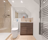 Canal-View London 2BR Flat Near Victoria Park