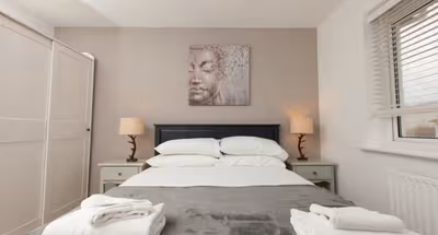 2BR Brighton Marina Apt | Balcony, Beach & Parking