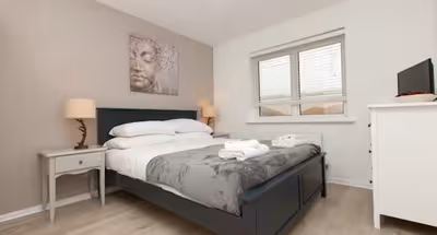 2BR Brighton Marina Apt | Balcony, Beach & Parking