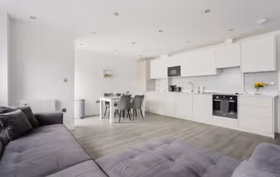 Elitok Court, Rushden Gardens