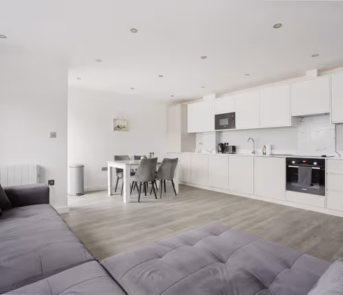 Elitok Court, Rushden Gardens