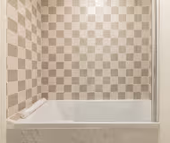 Stylish West Kensington Duplex with Modern Comforts