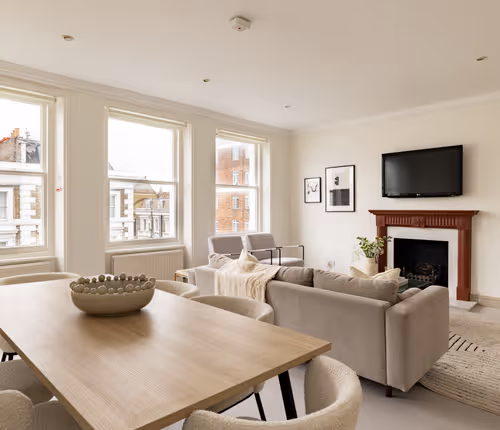 Stylish West Kensington Duplex with Modern Comforts