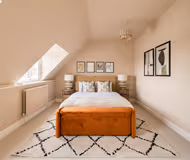 Stylish West Kensington Duplex with Modern Comforts