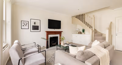 Stylish West Kensington Duplex with Modern Comforts