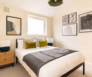 Stylish West Kensington Duplex with Modern Comforts