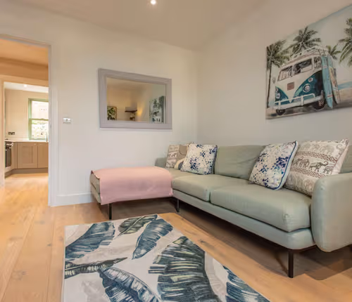 Chesil Beach Mews apart