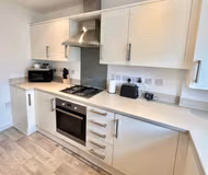 Large 3 Bedroom Home with Parking