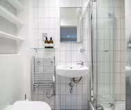 Bright, Central London 4 Bedroom Apt