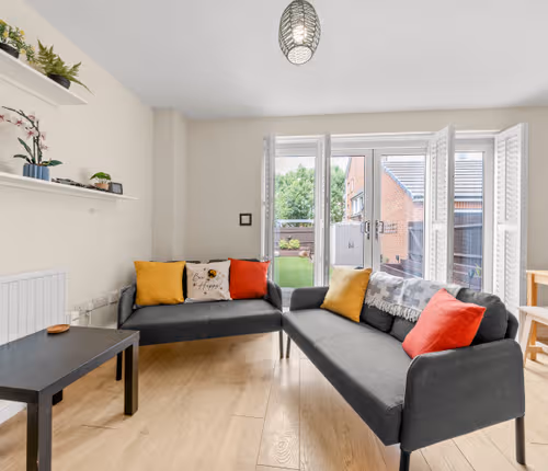Meadows 5 Bed Cosy & Comfy,