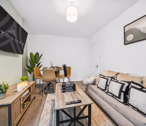 Redhill Drive Retreat|Near Eastville Park