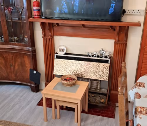 Spacious 5-Bedroom House Near Elizabeth Line – London -Ilford