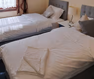 Spacious 5-Bedroom House Near Elizabeth Line – London -Ilford