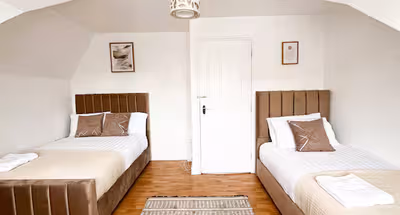 Surrey Road 4BR