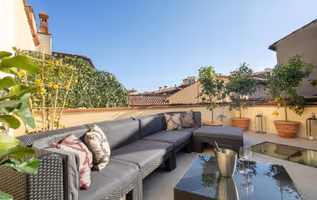 Exclusive Florence Getaway with Jacuzzi, Terraces & Concierge Services