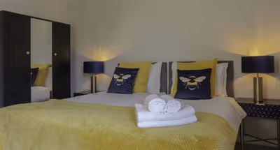 Contractor Stay Hatfield | Free Parking | Sleeps 4