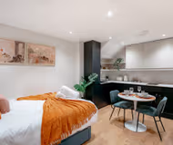 The Lindenstone 6