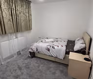 4 Bedroom House with 3 Bathrooms in Gants Hill, London