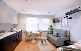 The Lindenstone 10