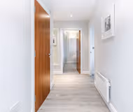 Thames Edge Apartment near LHR Airport - Staines