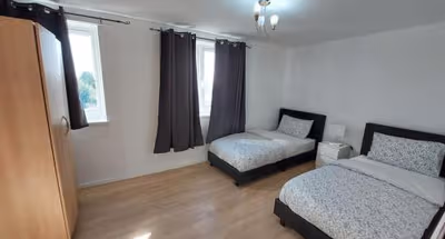 5 Bedroom House in Romford