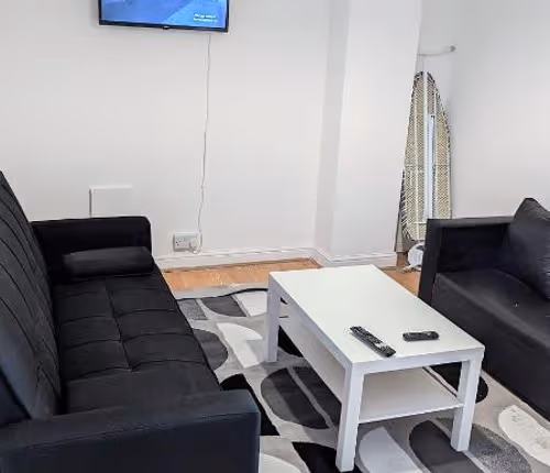 5 Bedroom House in Romford