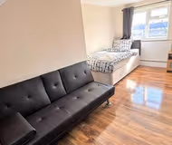 Spacious 5 bedroom House In Dagenham