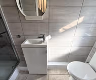 Spacious 5 bedroom House In Dagenham