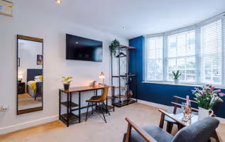 Lower Bridge Street 5BR