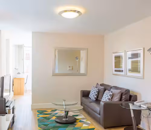 Central House 3F 1BR