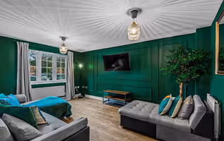 Whitley Rise 5BR
